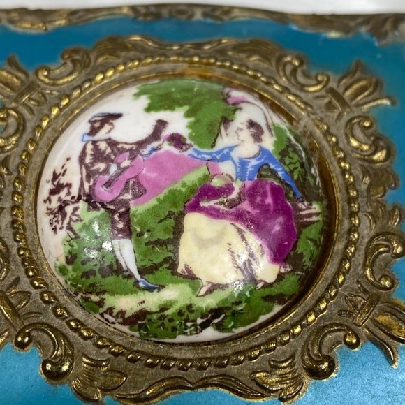 Vintage Japan Courting Couple Cameo Trinket Box - Picture 2 of 9